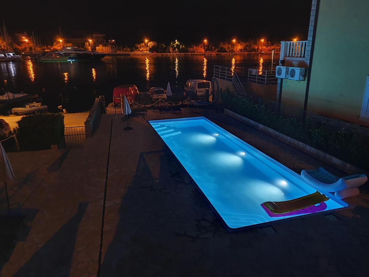 Apartments Pralas Mokošica Eksteriør bilde
