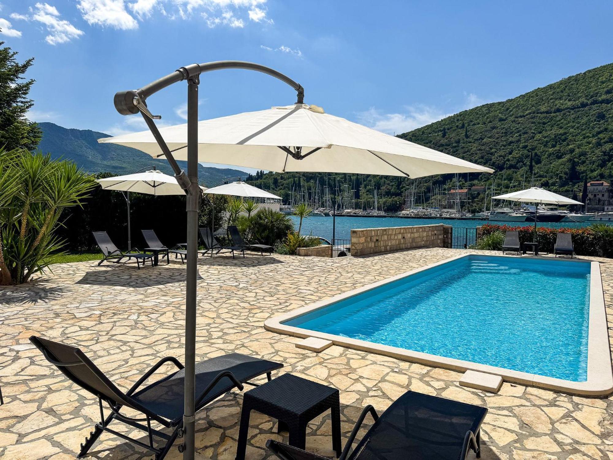 Apartments Pralas Mokošica Eksteriør bilde
